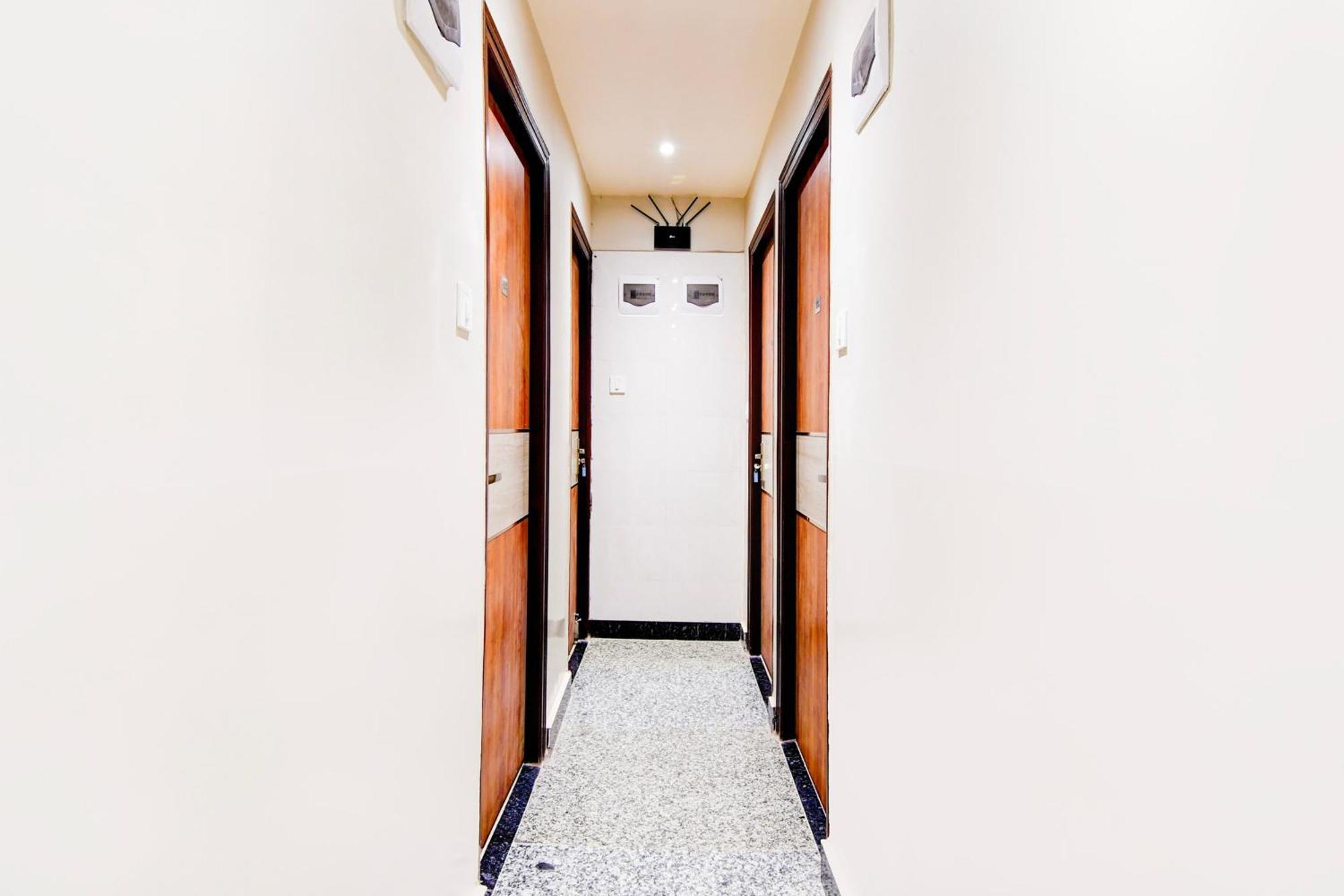 Super Townhouse Kaikhali Near Airport Kolkata Exterior photo
